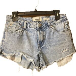 NWOT New Look Blue Jean Shorts Distressed High-Waisted